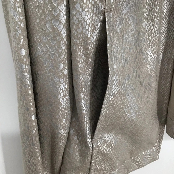 Chico’s Women’s Nickey Microsuede Metallic Reptile Print Open Jacket Size 2 - Picture 7 of 8